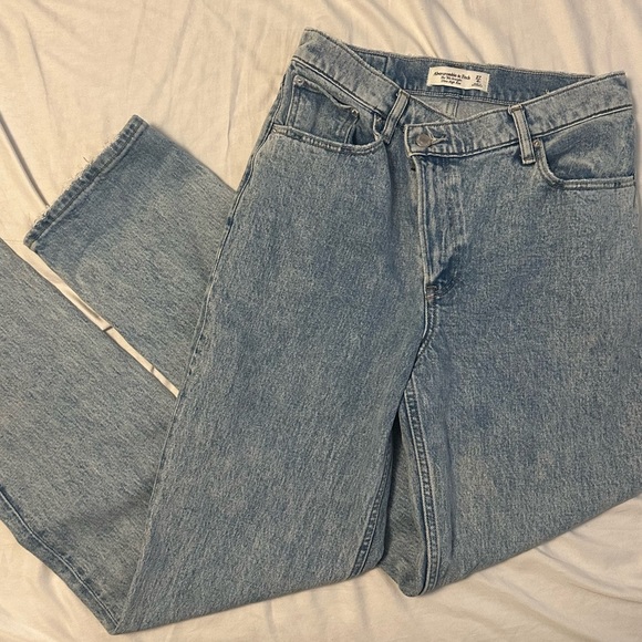 *SOLD* ABERCROMBIE 90s Straight Ultra High Rise Jeans - Picture 2 of 4